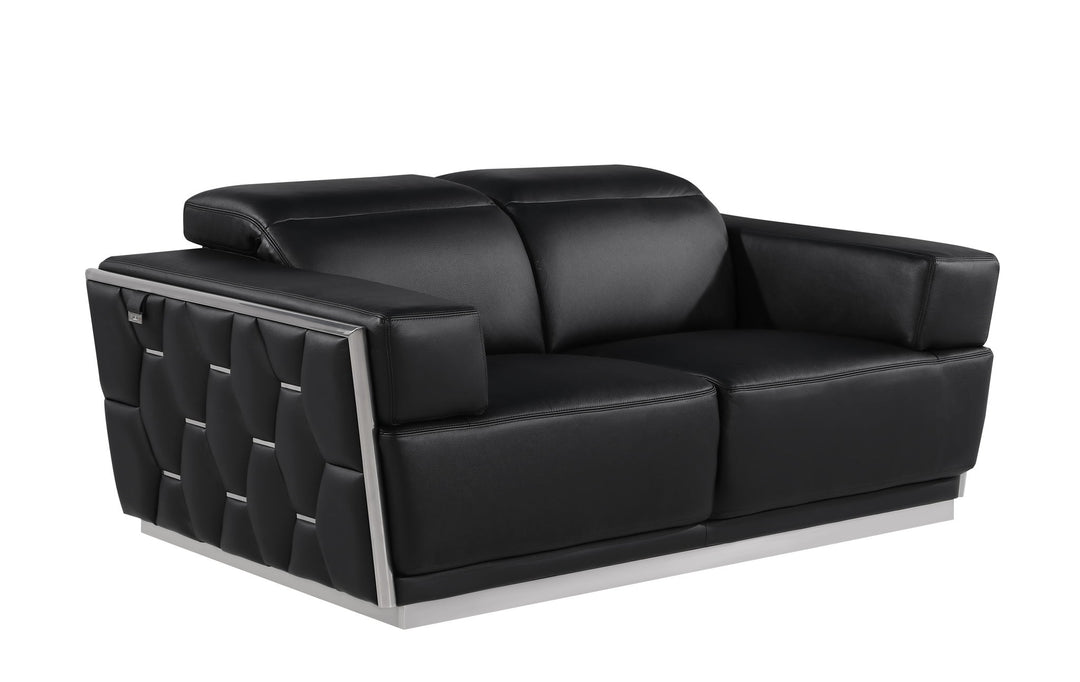 1111 - Leather Loveseat