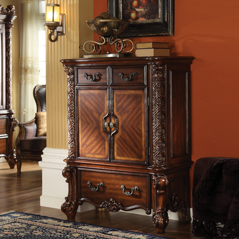 Vendome Chest