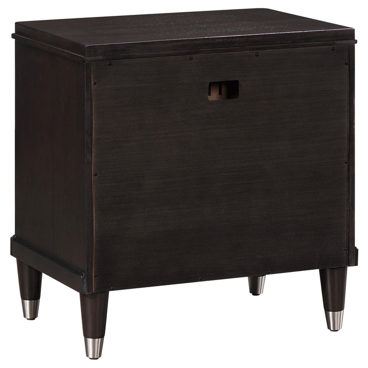Emberlyn 4-piece Queen Bedroom Set Brown