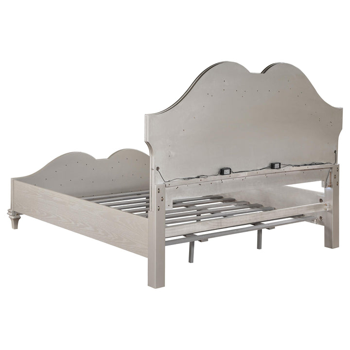 Evangeline 4-piece Eastern King Bedroom Set Silver Oak