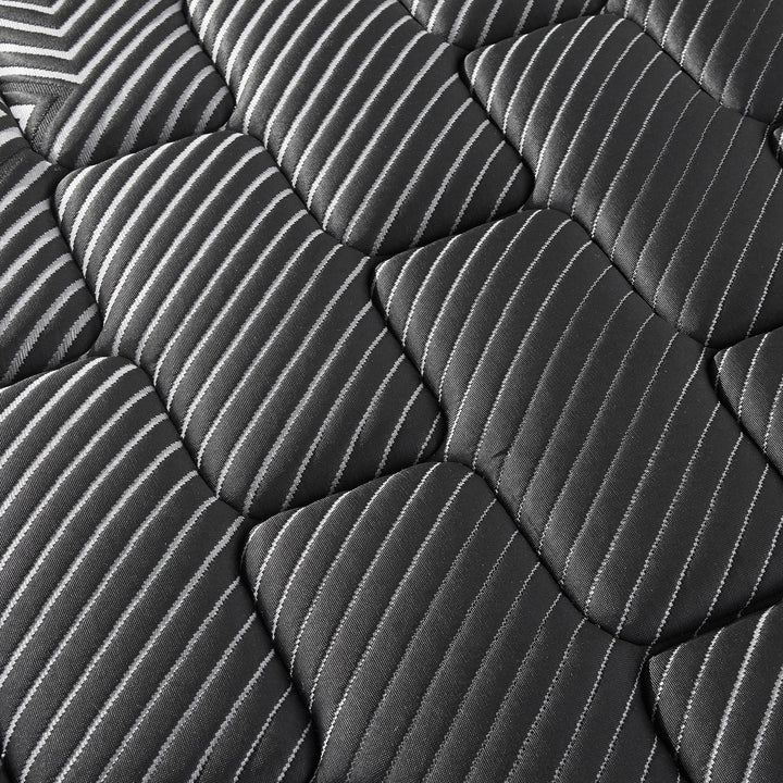 Montlake 14-inch Queen Cool Firm Memory Foam Hybrid Mattress