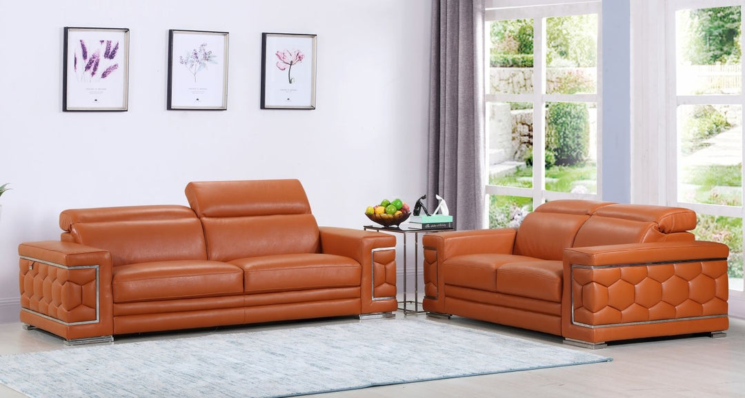 692 - Sofa, Loveseat