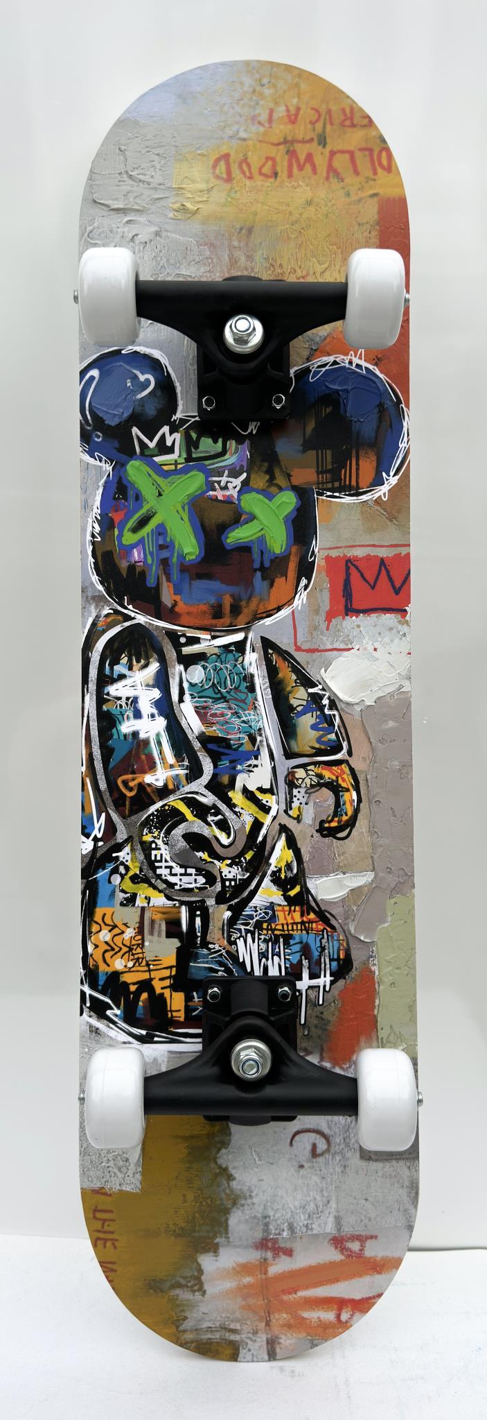 Skateboard - Graffiti Bear White - Gray