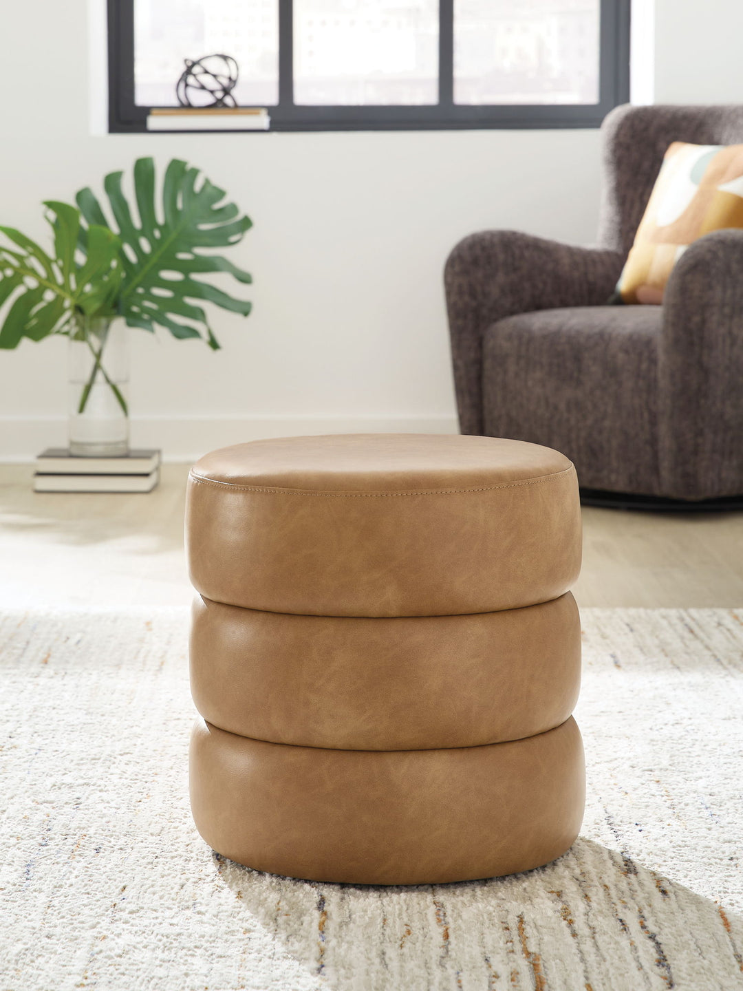 Ummi - Swivel Accent Ottoman
