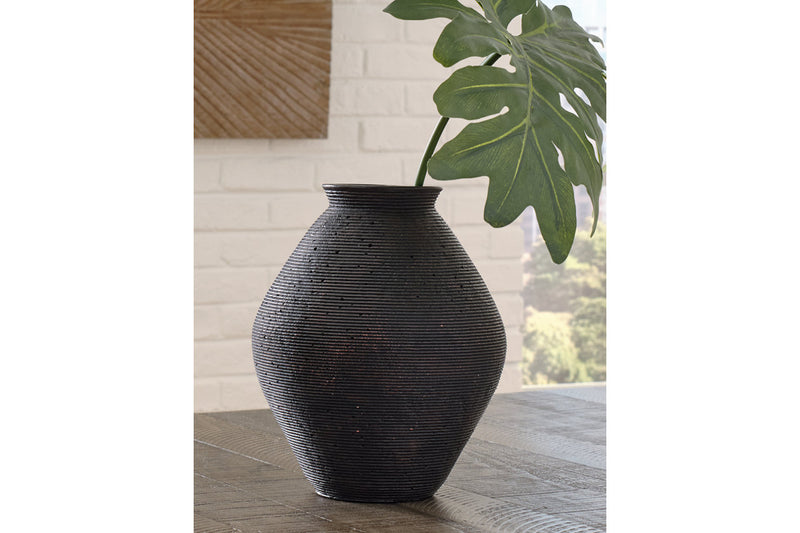 Hannela Vase