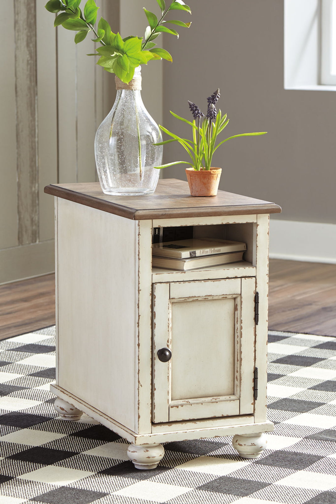 Realyn - Chair Side End Table - AC / USB - White / Brown